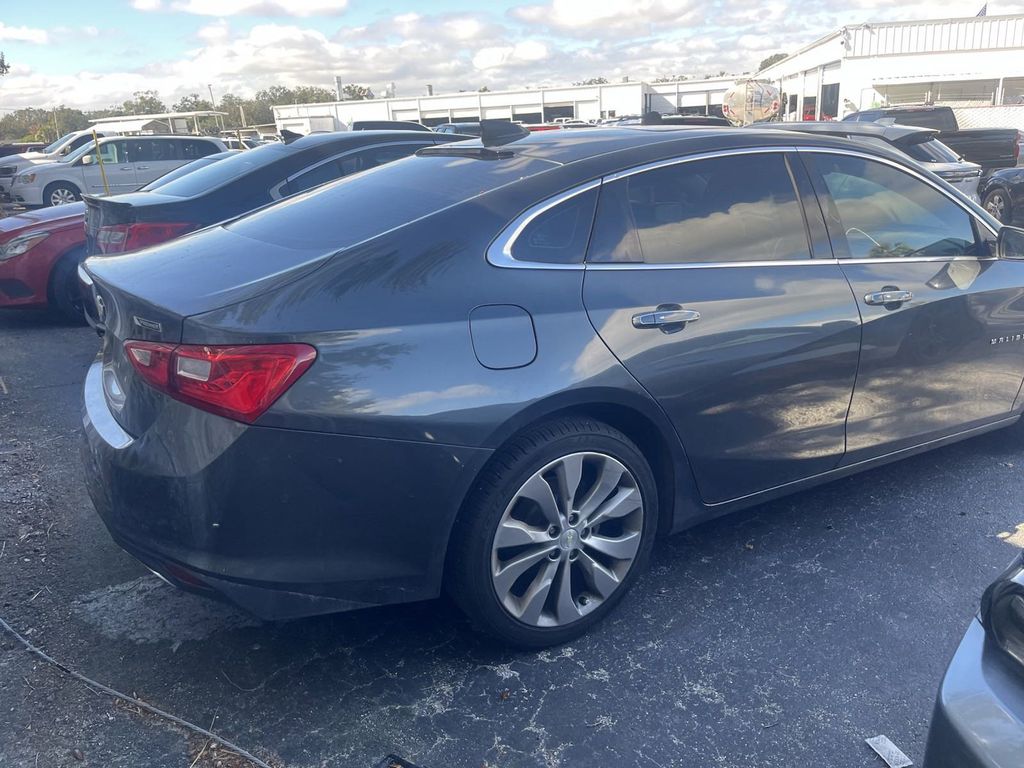 2018 Chevrolet Malibu Premier 3