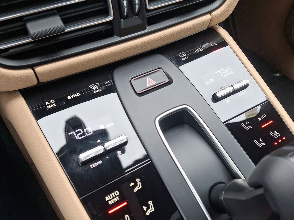 Thumbnail: 2025 Porsche Macan - 18