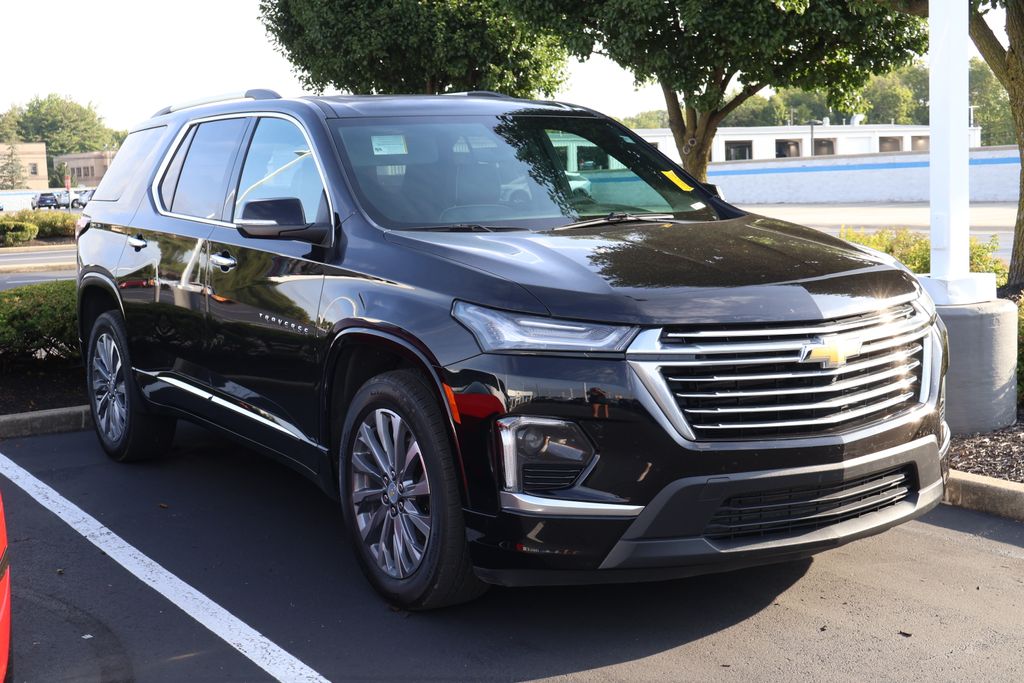 Thumbnail: 2023 Chevrolet Traverse - 3
