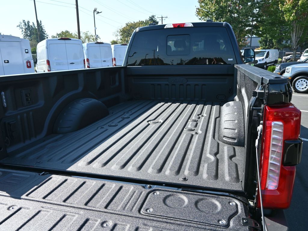 2026 Ford F-350 XLT photo 11