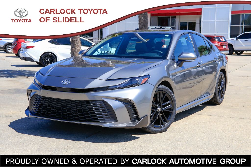 2025 Toyota Camry SE FWD