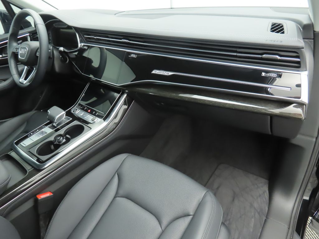 Thumbnail: 2023 Audi Q7 - 17