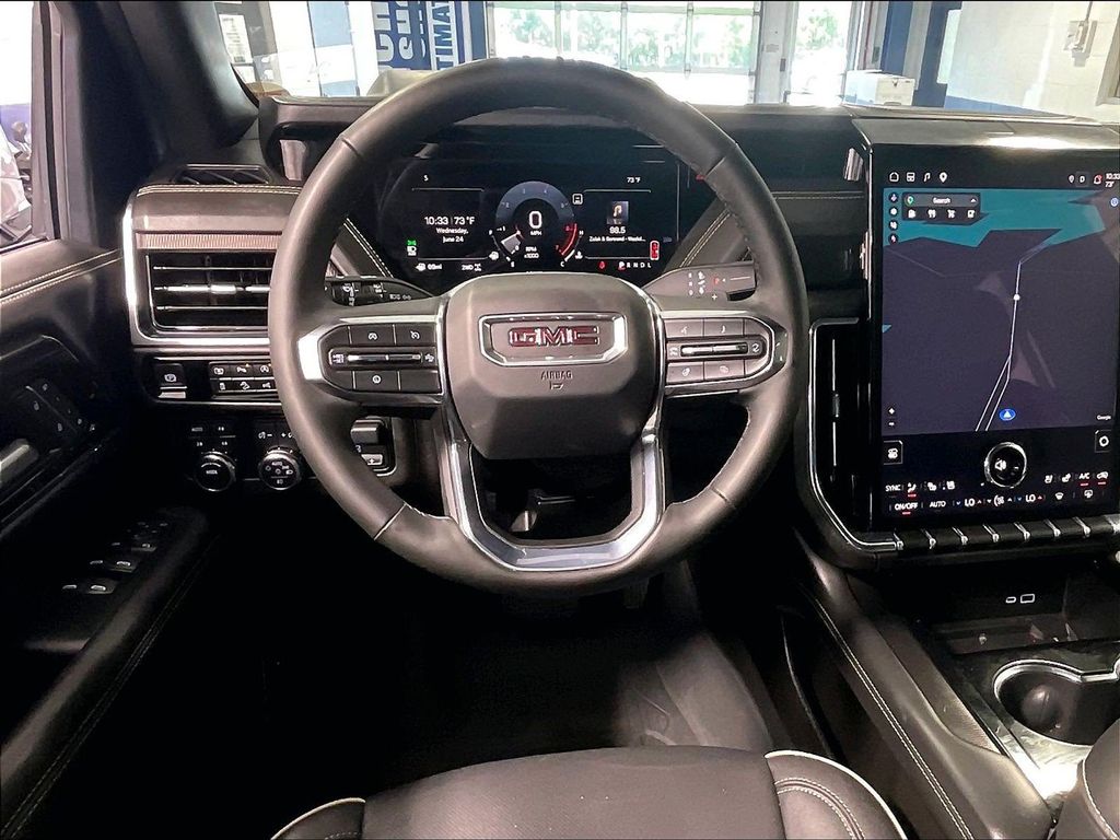 2025 GMC Yukon XL — photo 18