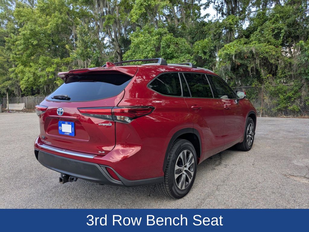2022 Toyota Highlander Hybrid XLE