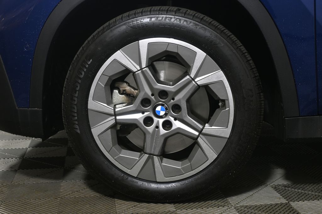 Thumbnail: 2023 BMW X1 - 12