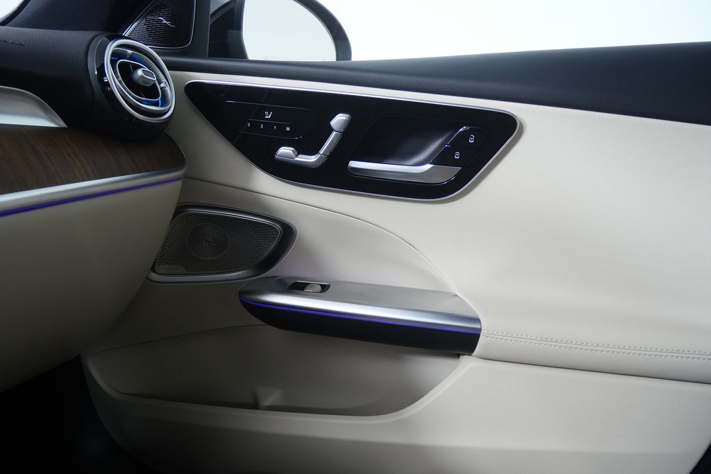 Thumbnail: 2023 Mercedes-Benz C-Class - 27