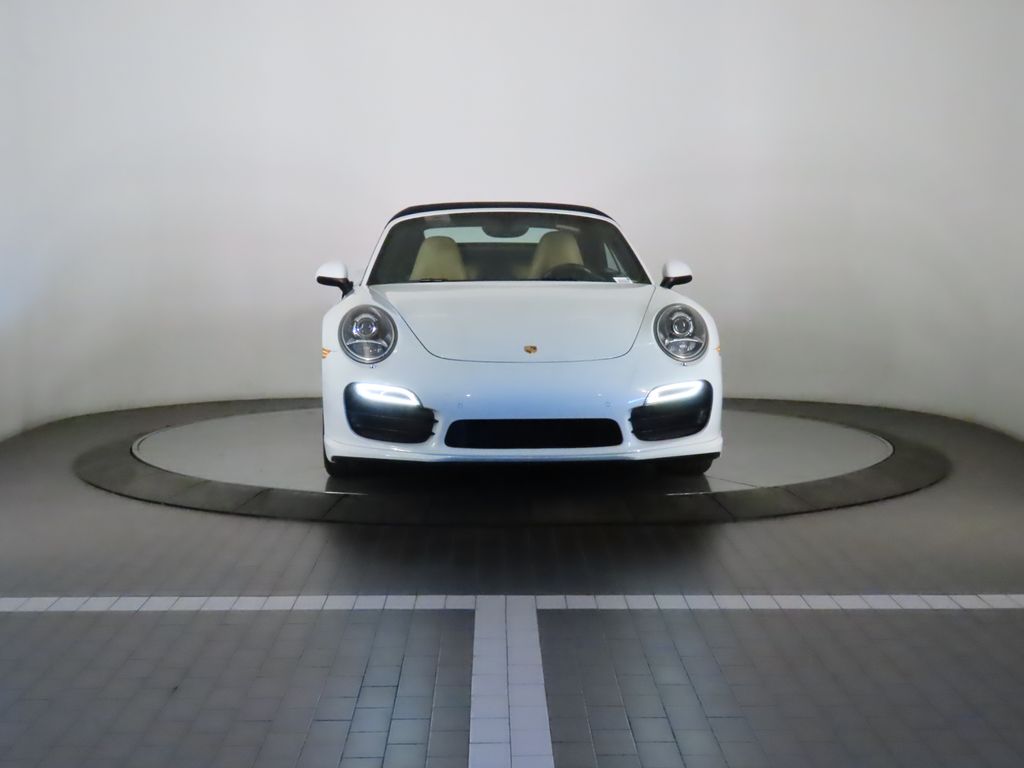 Thumbnail: 2016 Porsche 911 - 10