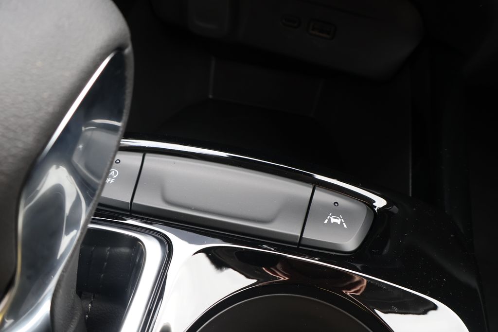 Thumbnail: 2026 Chevrolet Trax - 31