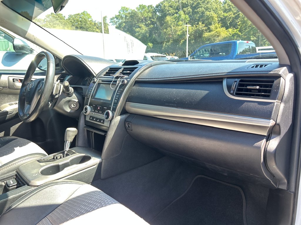 Used 2012 White Toyota SE image 13