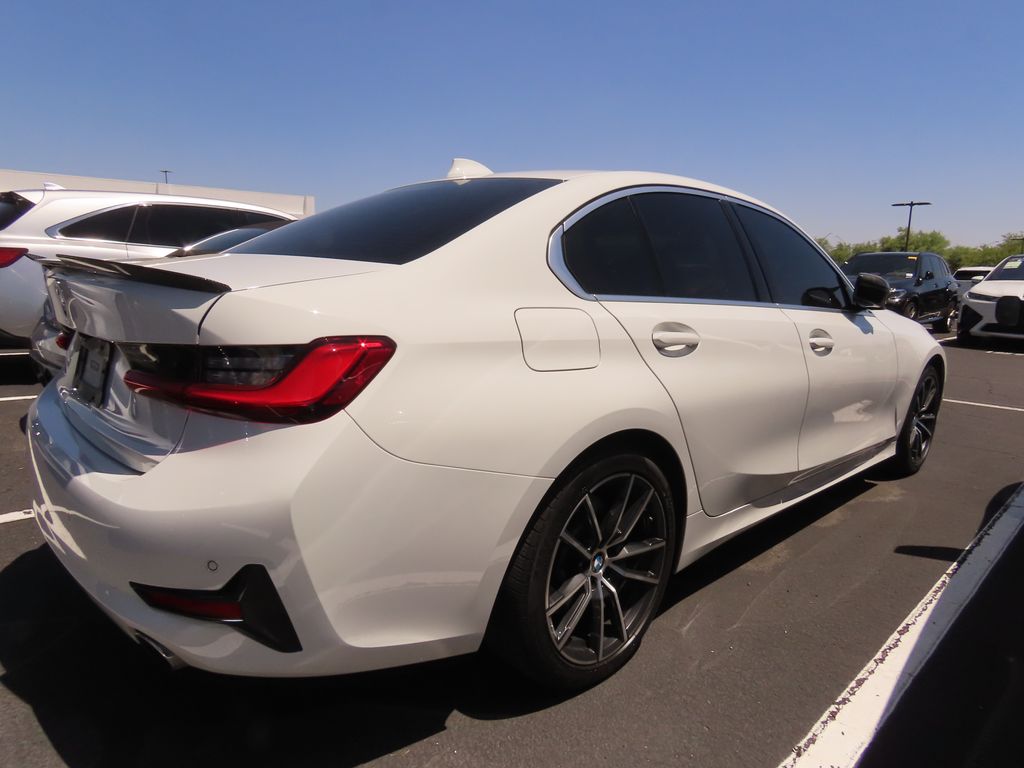 Thumbnail: 2021 BMW 3 Series - 3