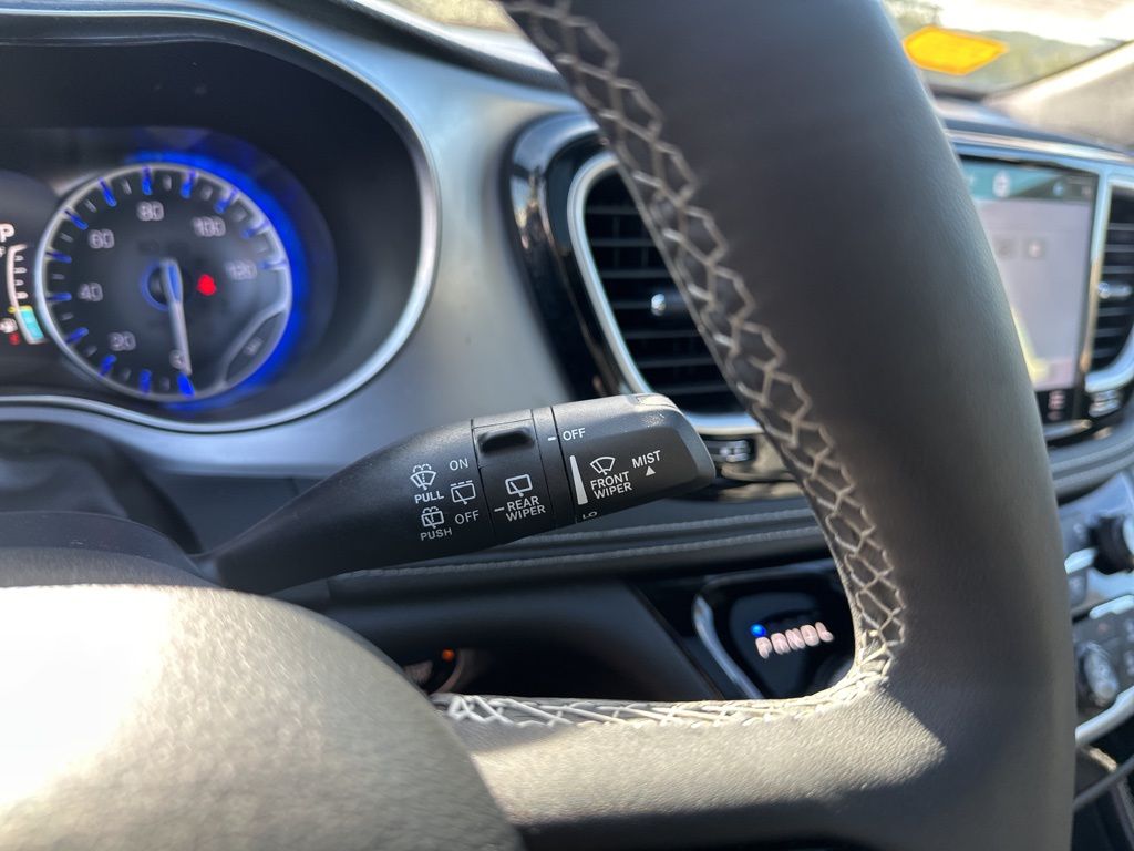 Used Car 2025 Chrysler Pacifica  Limited For Sale Under $40,000 In Austin, Texas