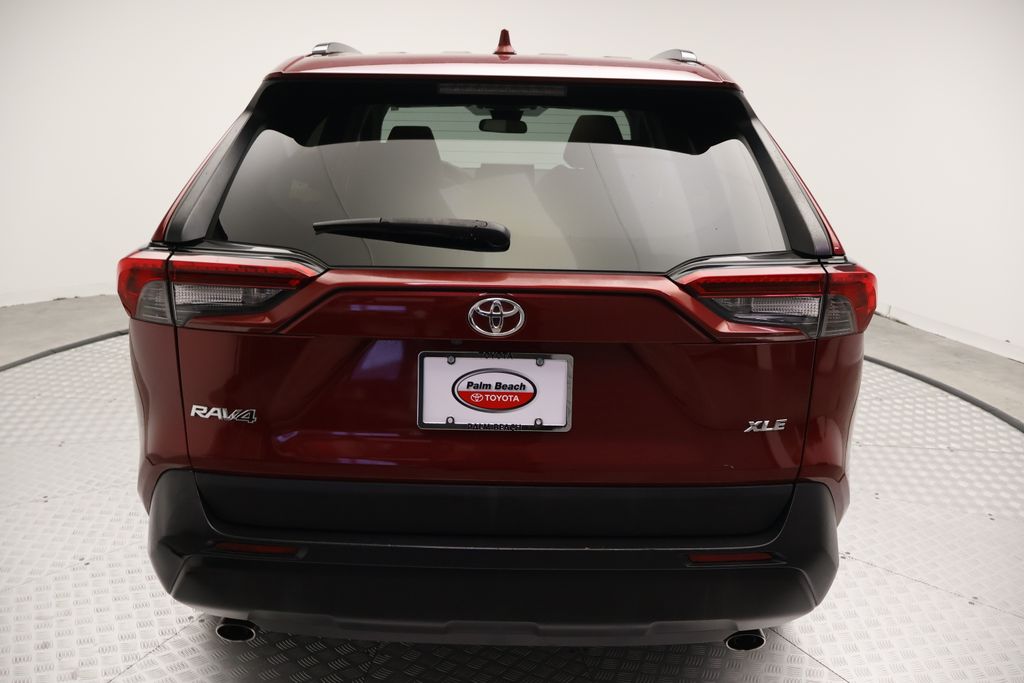 Thumbnail: 2019 Toyota RAV4 - 10