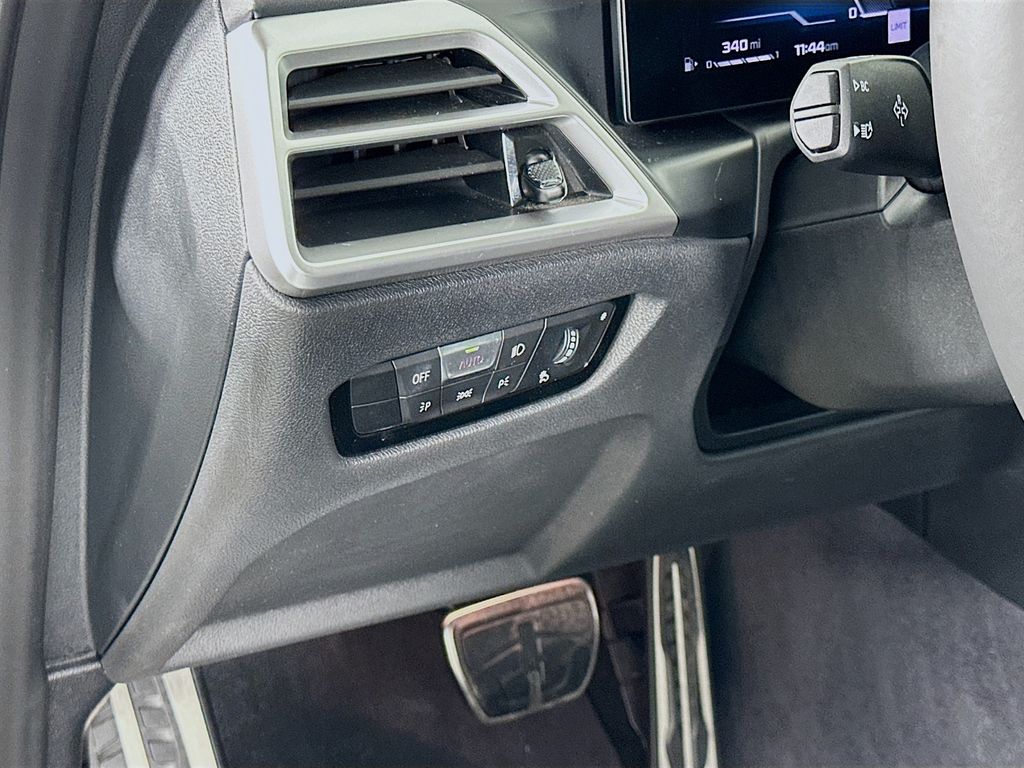 Thumbnail: 2025 BMW 4 Series - 10