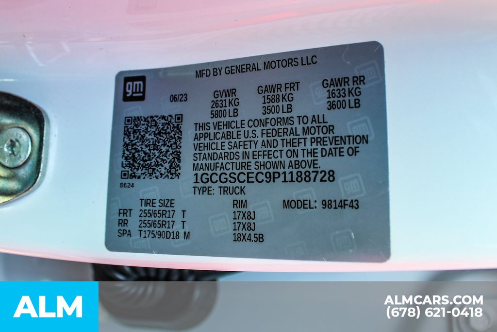 Used 2023 White Chevrolet LT image 39