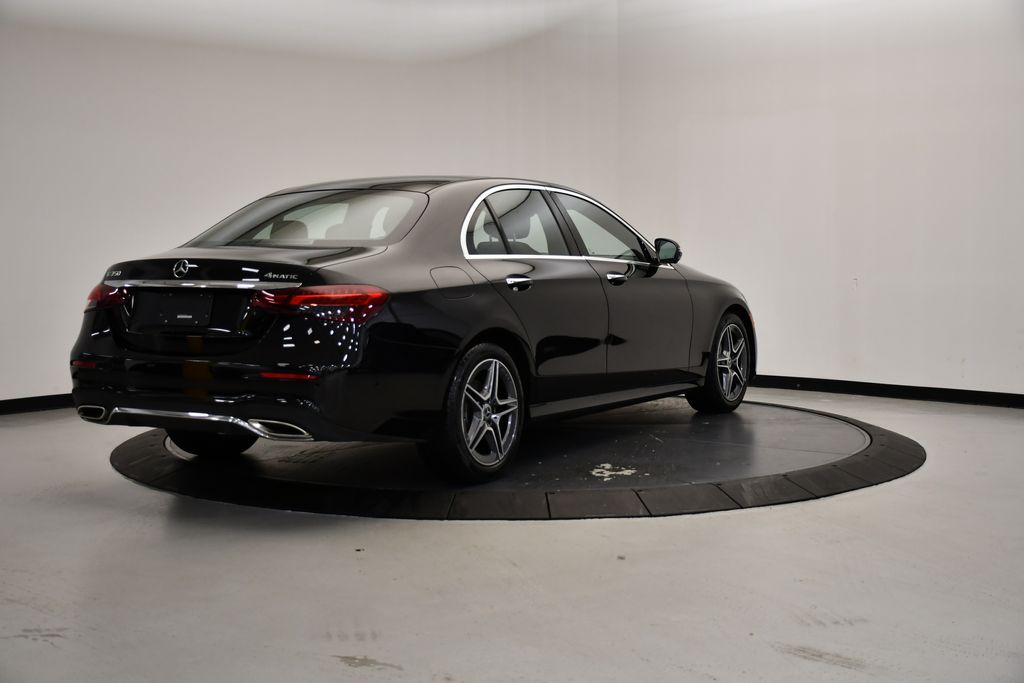 Thumbnail: 2022 Mercedes-Benz E-Class - 5