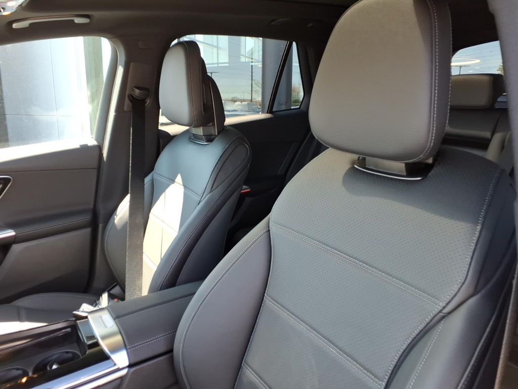 New 2026 Black Mercedes-Benz GLC 300 image 13