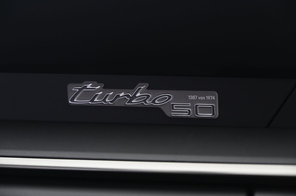 Thumbnail: 2025 Porsche 911 - 30
