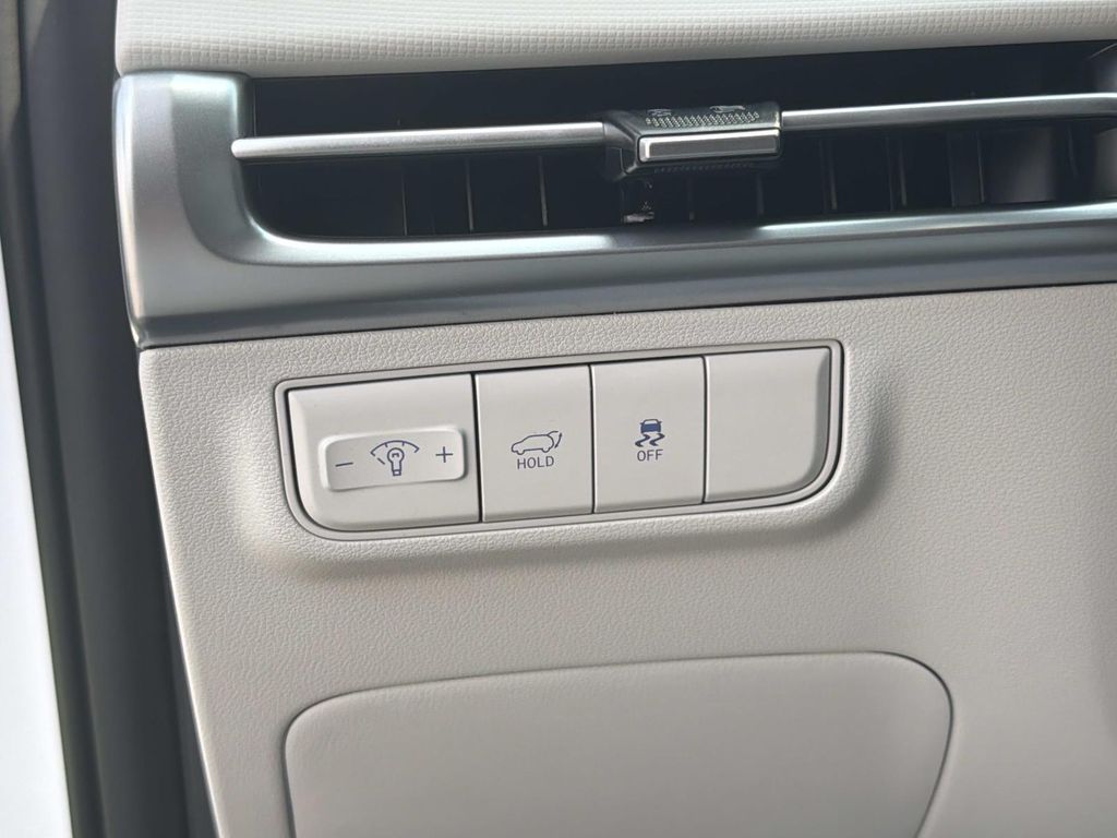 New 2026 White Hyundai SEL image 13