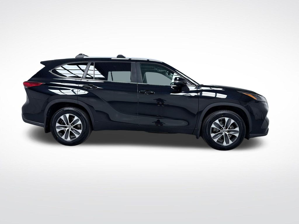 Used 2023 Toyota Highlander SUV