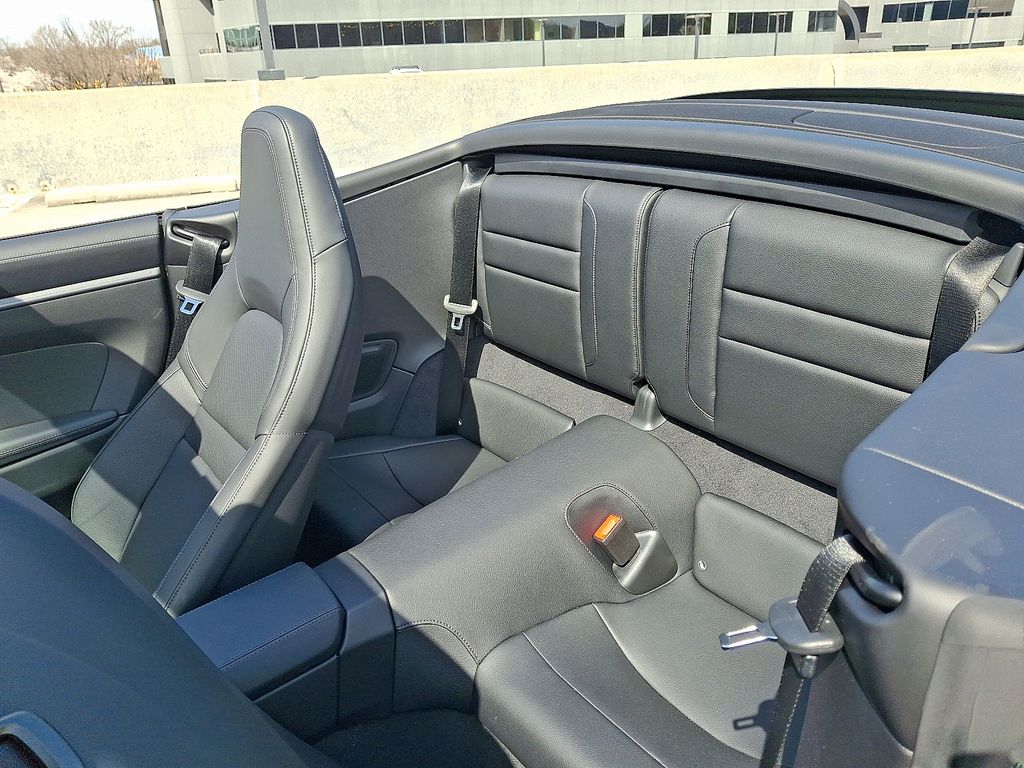 Thumbnail: 2026 Porsche 911 - 12