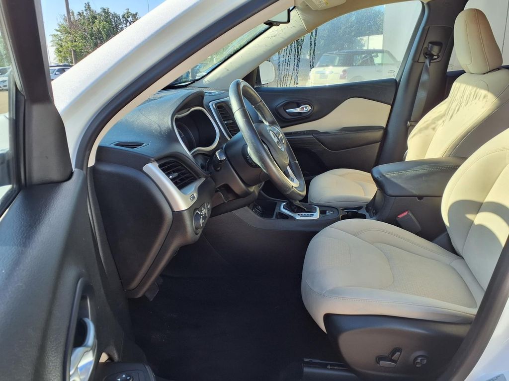2017 Jeep Cherokee Latitude White at EAG Ford Navasota