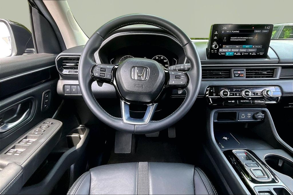 2025 Honda Pilot EX-L - Photo 8