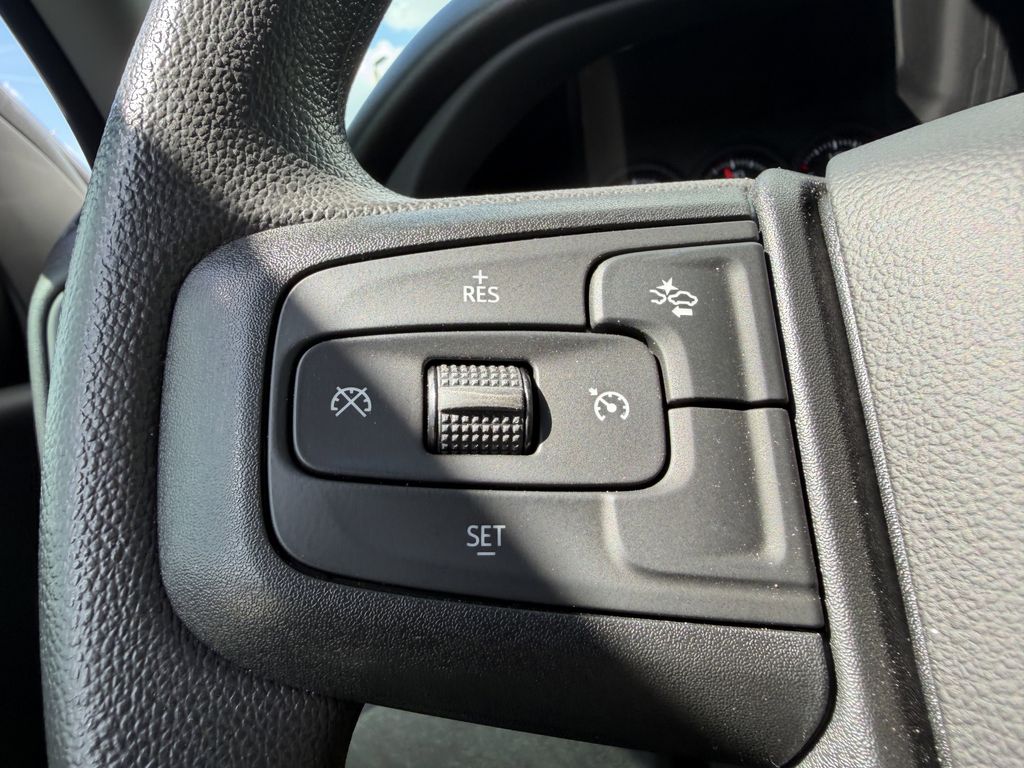 new 2025 GMC Sierra 1500 car, priced at $40,097