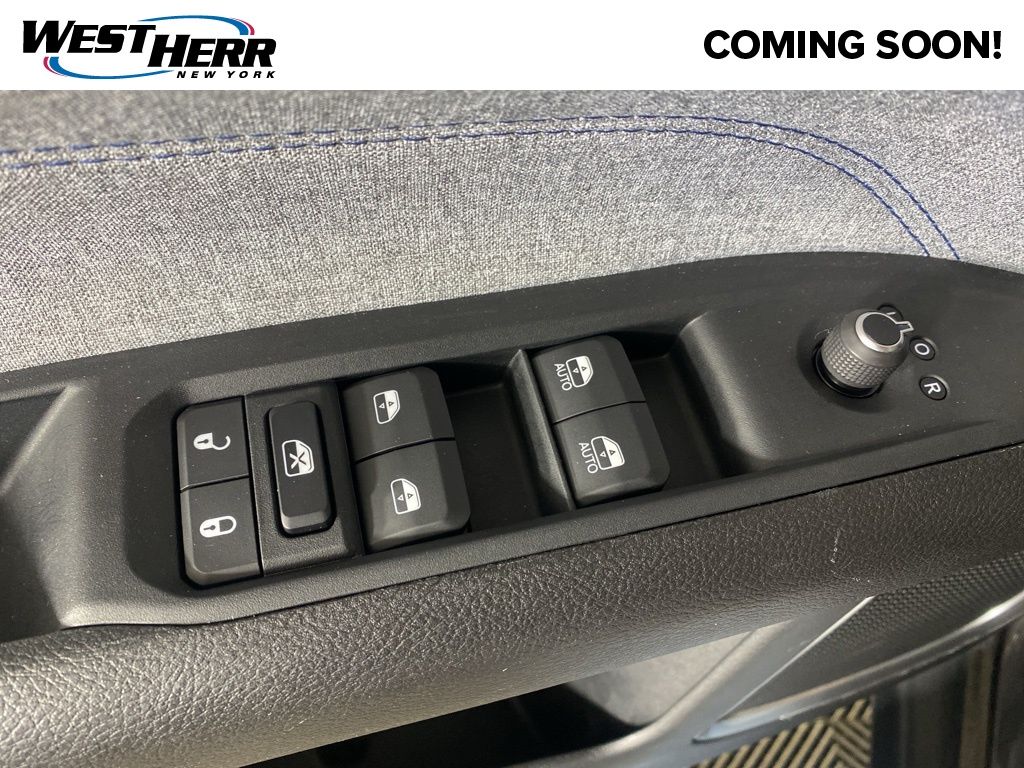 Used 2022 Gray Jeep Latitude image 13