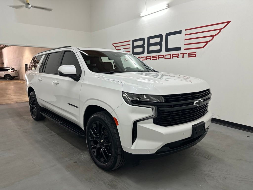 White (Iridescent Pearl Tricoat) 2023 Chevrolet Suburban SUV / Crossover Four-Wheel Drive