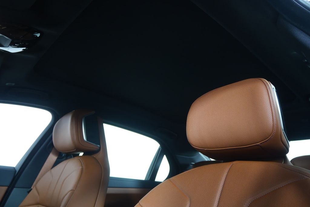 Thumbnail: 2026 BMW i7 - 11