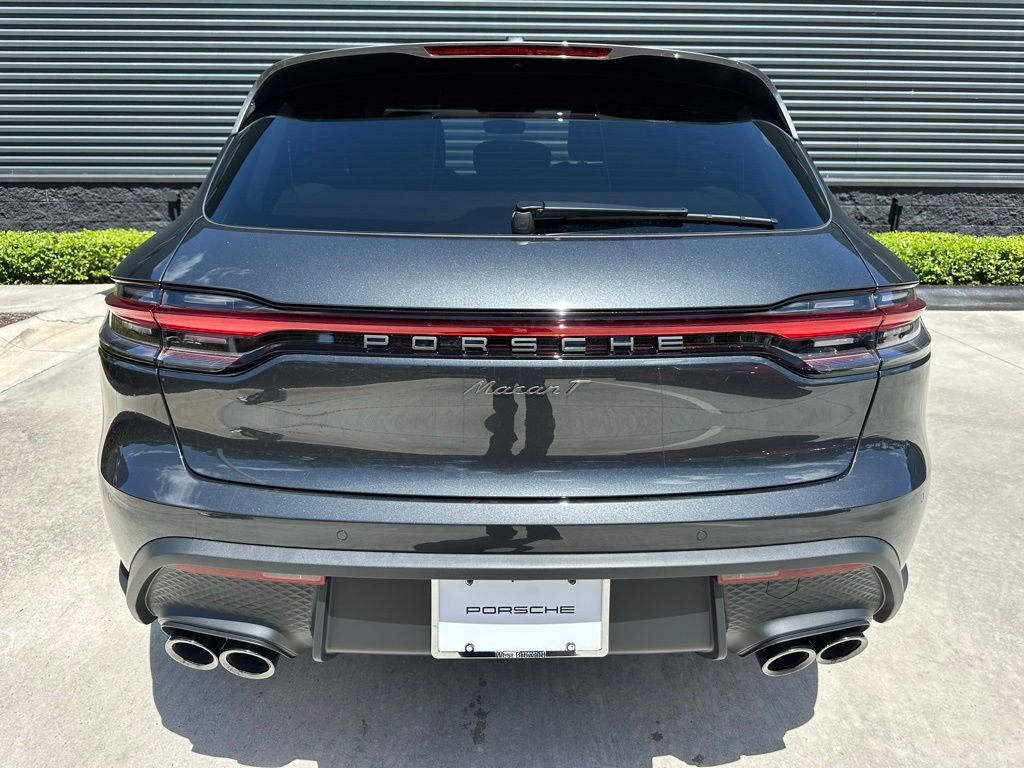 Thumbnail: 2026 Porsche Macan - 12