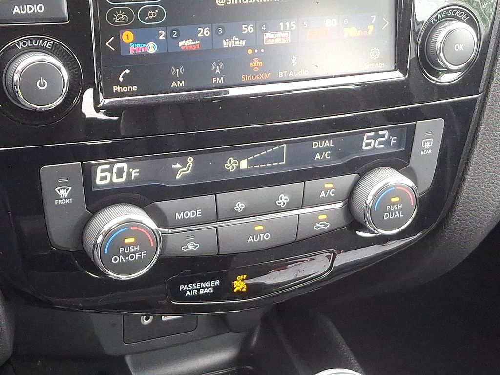 2022 Nissan Rogue Sport SV 16