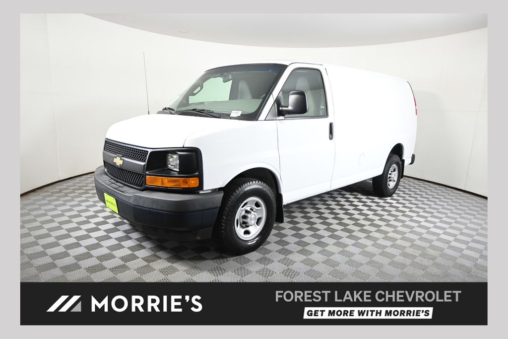 Summit White 2017 Chevrolet Express Cargo Van Rear-Wheel Drive 6-Speed Automatic Overdrive