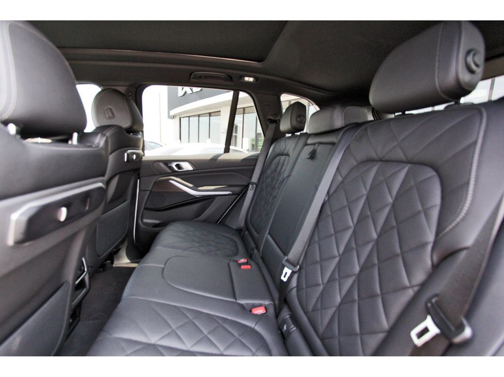 2025 BMW X5 sDrive40i White at DeMontrond Auto Country