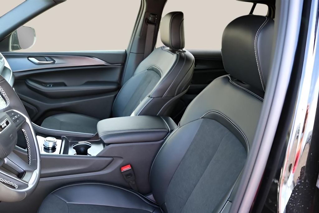 New Car 2025 Jeep Grand Cherokee L  Altitude X For Sale Under $40,000 In Austin, Texas