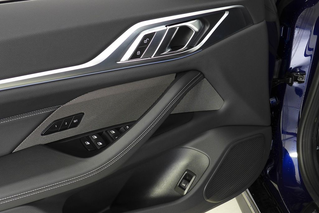 Thumbnail: 2025 BMW i4 - 12