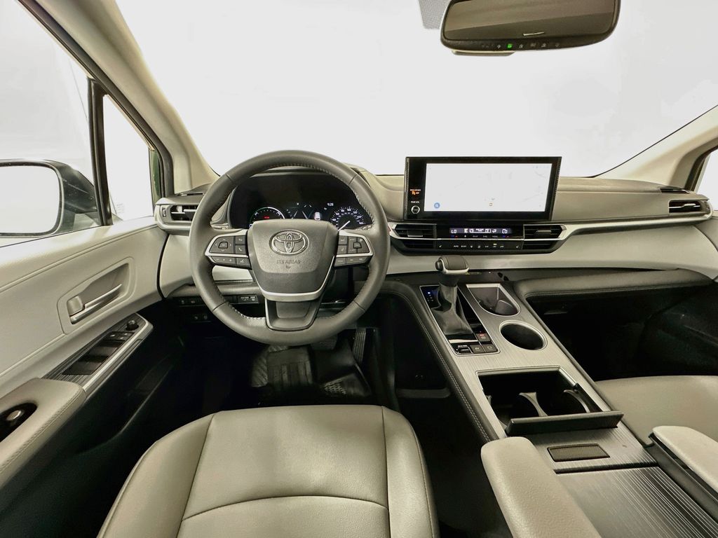 Thumbnail: 2026 Toyota Sienna - 22