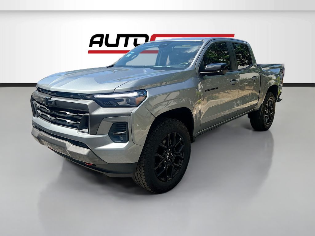 Used 2024 Gray Chevrolet Z71 image 3