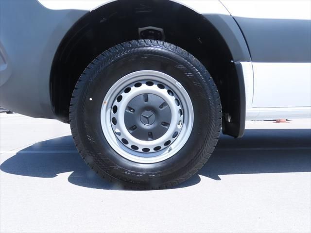 Thumbnail: 2025 Mercedes-Benz Sprinter - 28