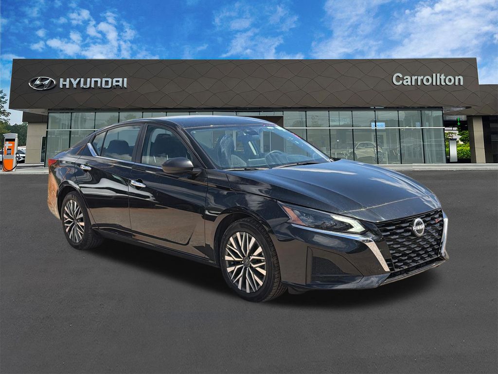 Used 2025 Black Nissan 2.5 SV image 3