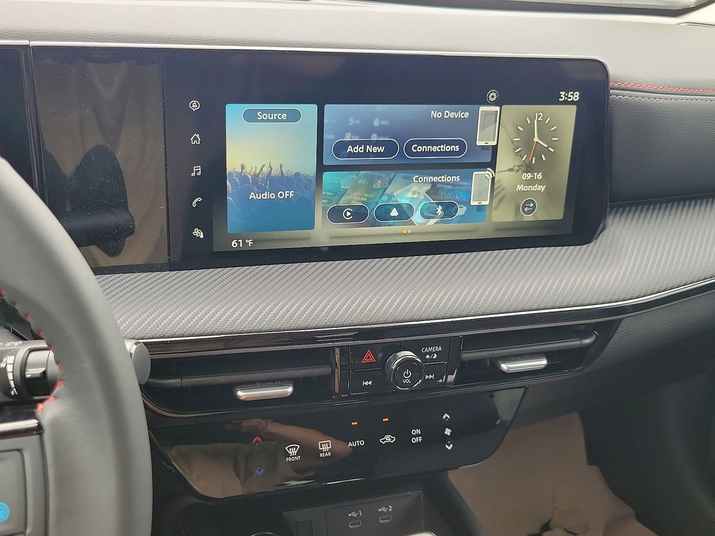 2025 Nissan Kicks SR 10