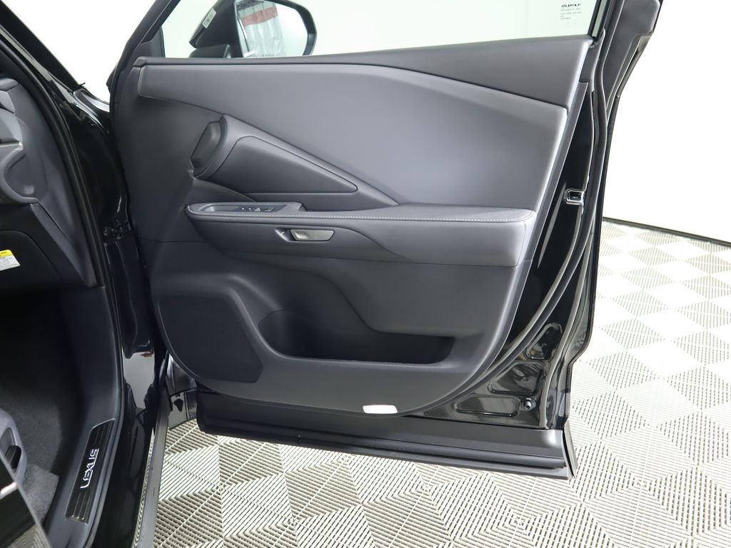 Thumbnail: 2025 Lexus TX - 27