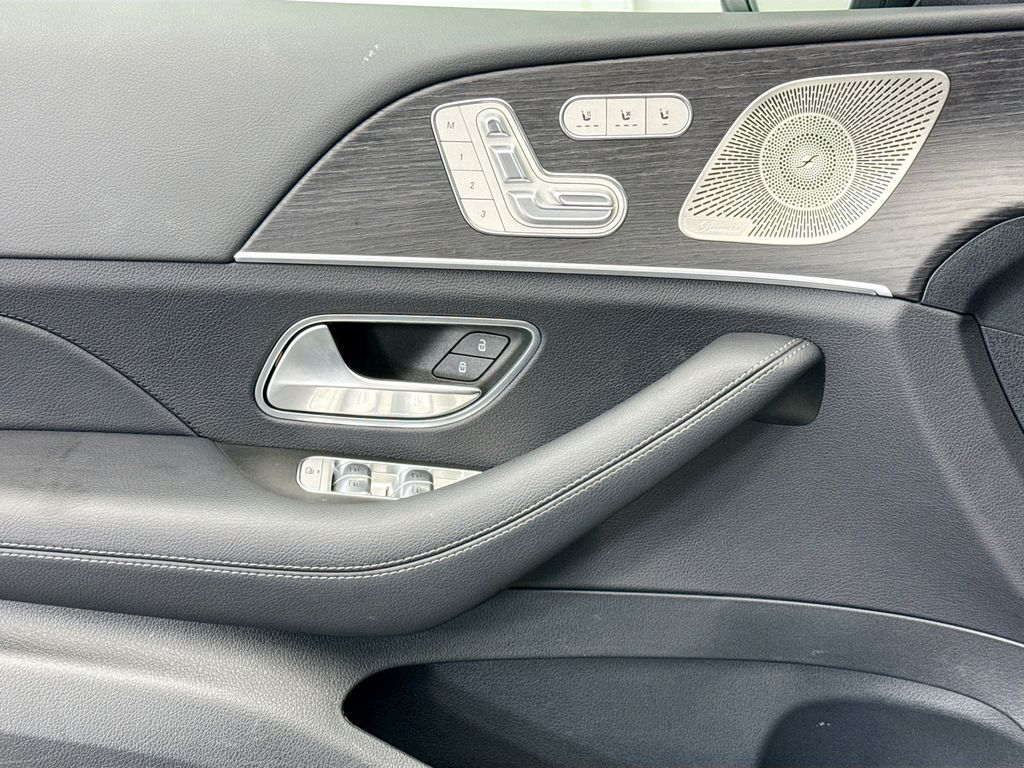 Thumbnail: 2025 Mercedes-Benz GLE - 22