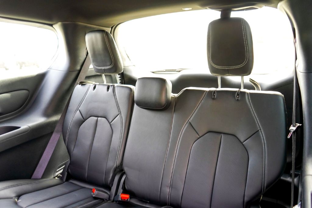 Used Car 2025 Chrysler Pacifica  Select For Sale Under $30,000 In Taylor, Texas