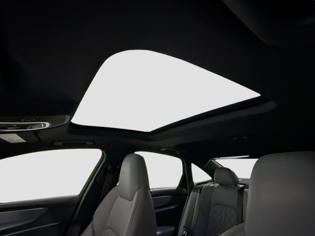Thumbnail: 2021 Audi S6 - 12