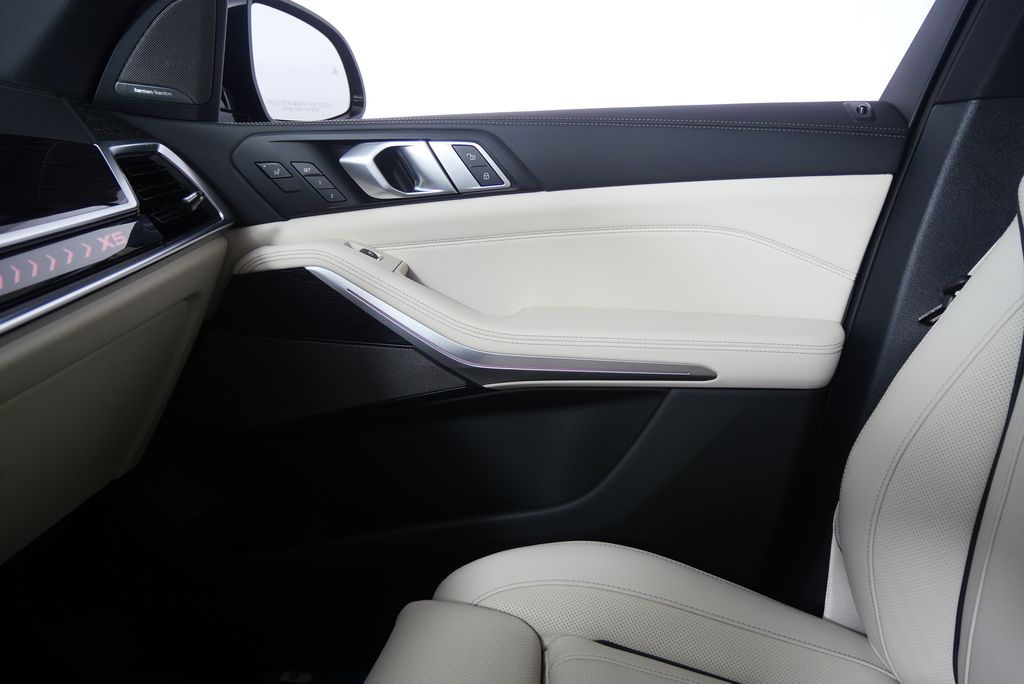 Thumbnail: 2026 BMW X5 - 24