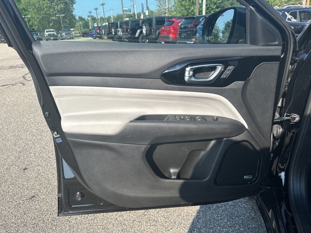 New 2025 Jeep Compass SUV