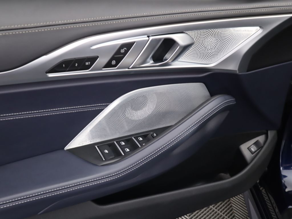 Thumbnail: 2022 BMW 8 Series - 31