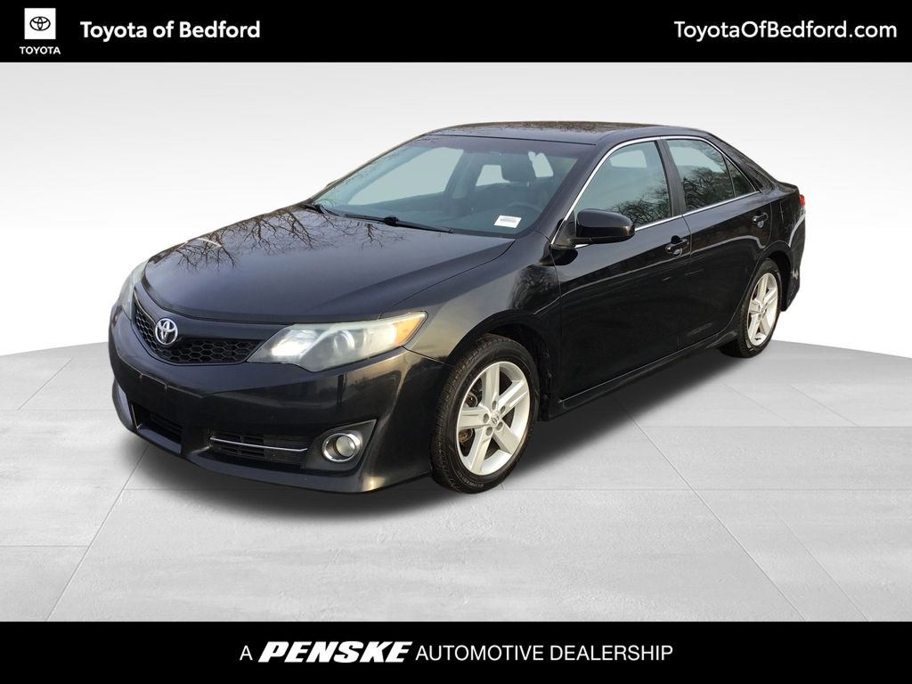 2014 Toyota Camry SE -
                  Bedford, OH
