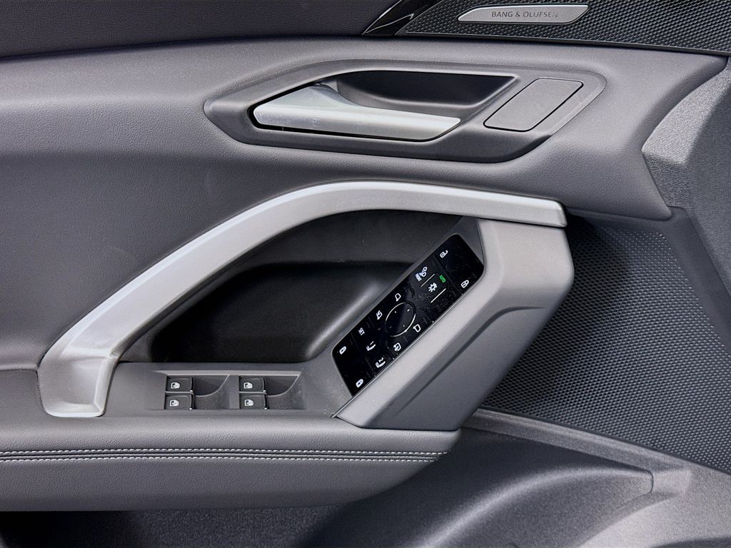 Thumbnail: 2025 Audi Q5 - 23